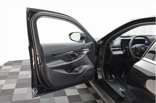 2025 BMW i5 xDrive40