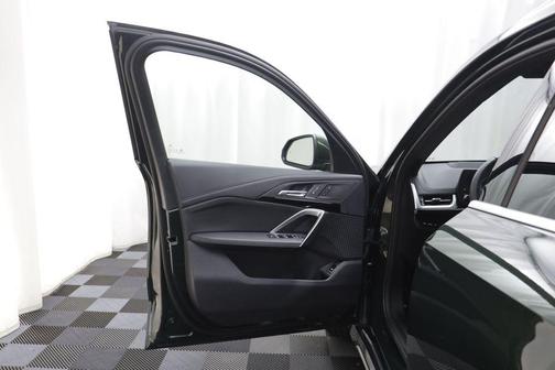 San Remo Green Metallic 2025 BMW X1 xDrive28i