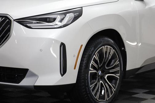 Mineral White Metallic 2026 BMW X3 30 xDrive