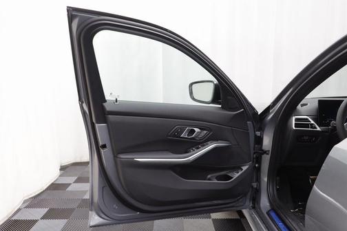 2026 BMW 330 i xDrive