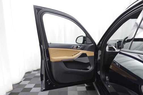 Carbon Black Metallic 2026 BMW X5 xDrive40i