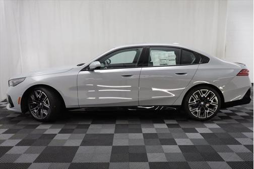 2026 BMW i5 xDrive40