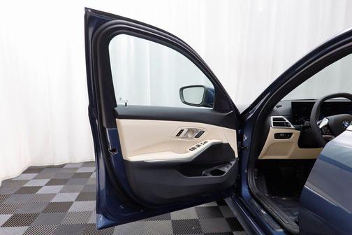 2026 BMW 330 xDrive NA