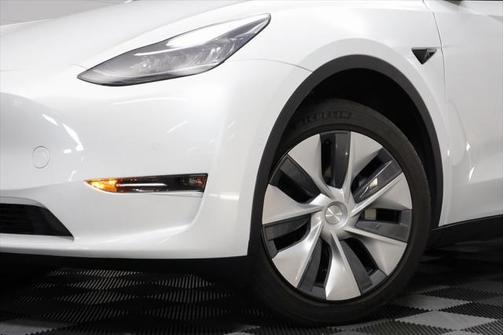 2022 Tesla Model Y Long Range Dual Motor All-Wheel Drive