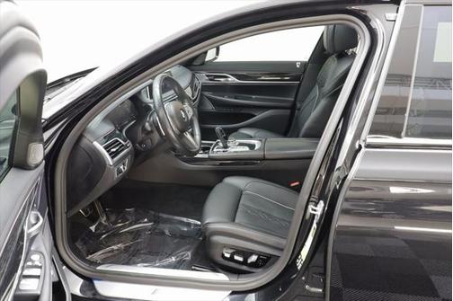 2022 BMW 740 i xDrive