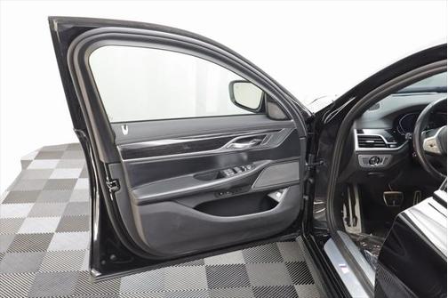 2022 BMW 740 i xDrive