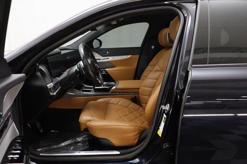 2023 BMW 740 i