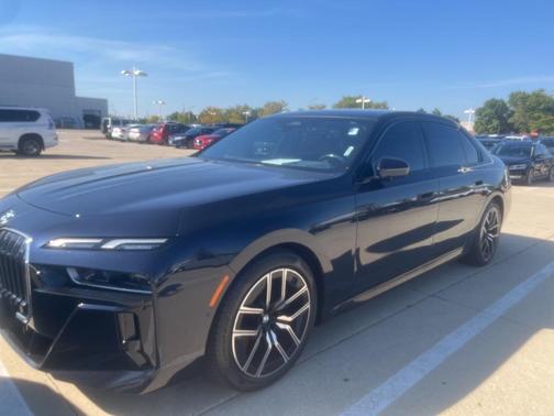 2023 BMW 740 i