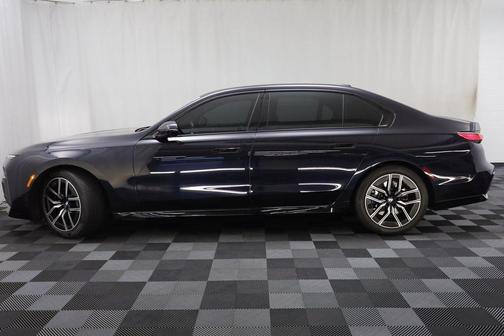 2023 BMW 740 i
