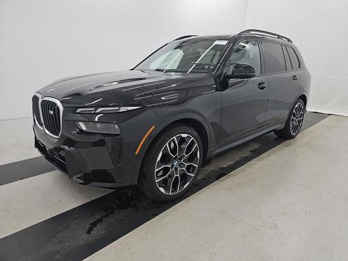 2025 BMW X7 M60i