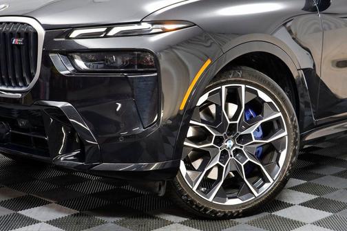2025 BMW X7 M60i
