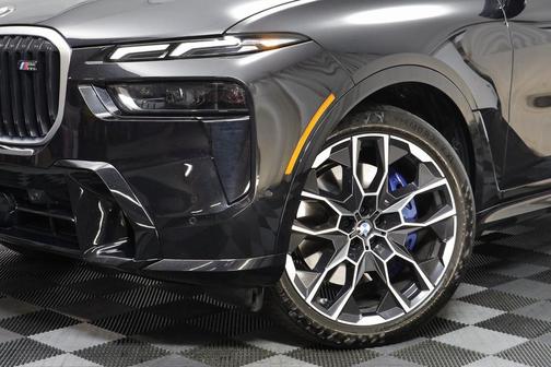 2025 BMW X7 M60i