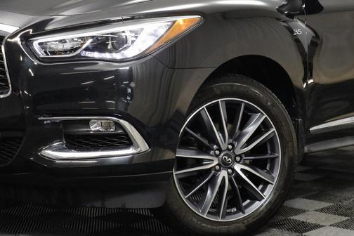 2017 INFINITI QX60 Base
