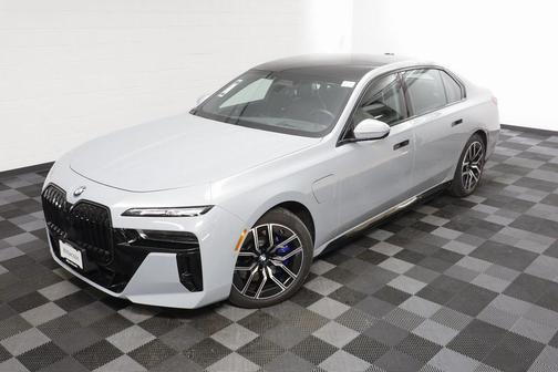 2025 BMW 750e i xDrive