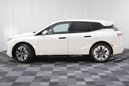 2026 BMW iX xDrive45