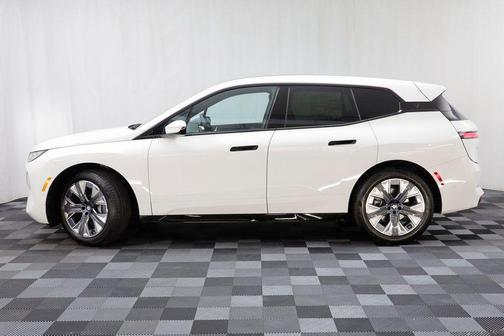 2026 BMW iX xDrive45