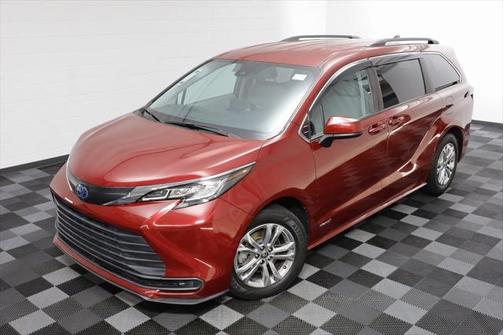 2021 Toyota Sienna LE