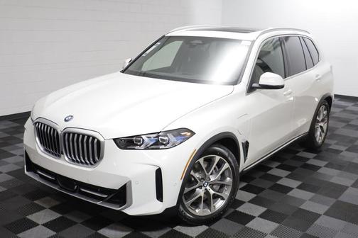 Alpine White 2026 BMW X5 PHEV xDrive50e