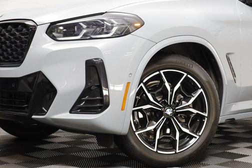 2025 BMW X4 xDrive30i