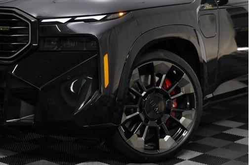 2024 BMW XM Base