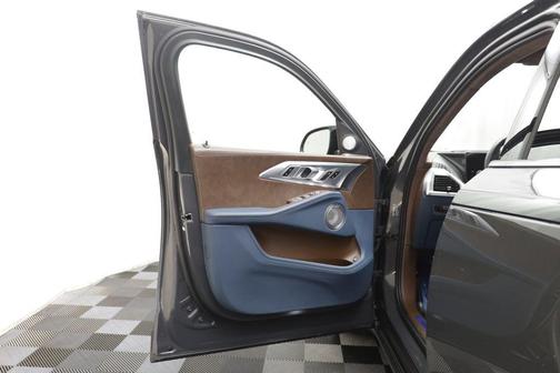 Dravit Grey Metallic 2023 BMW XM