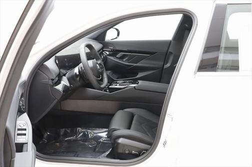 2025 BMW 530 i xDrive
