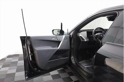 2025 BMW iX xDrive50