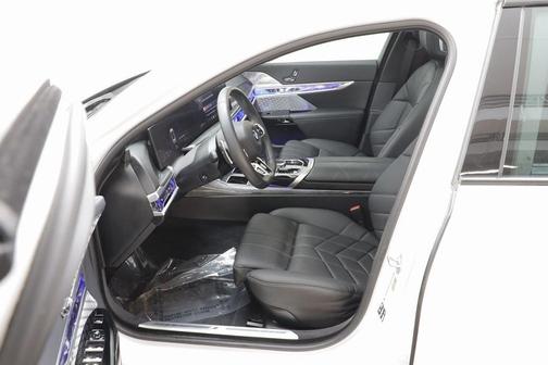 2025 BMW 760 xDrive