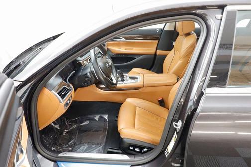 2022 BMW 750 i xDrive