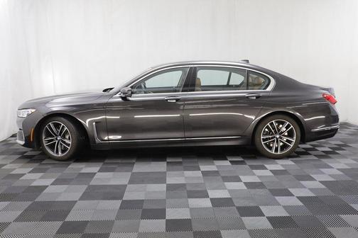 2022 BMW 750 i xDrive