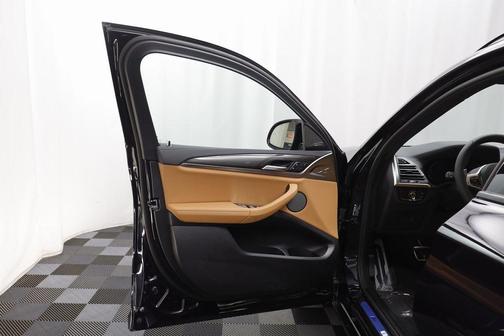 2025 BMW X4 M40i