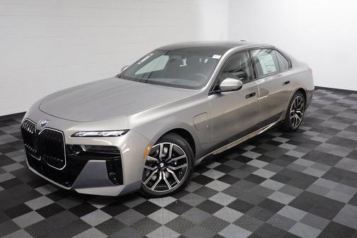 2026 BMW 750e i xDrive