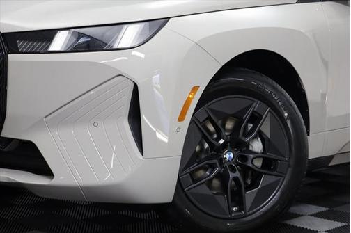 2026 BMW iX xDrive60