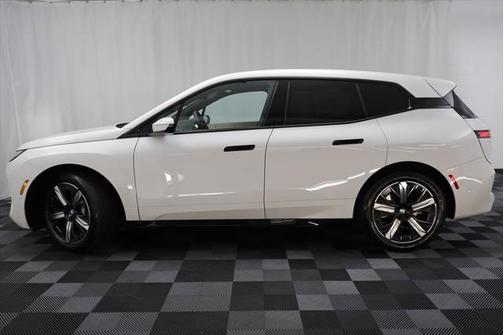 2026 BMW iX xDrive45