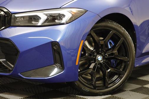 2025 BMW 330 i xDrive
