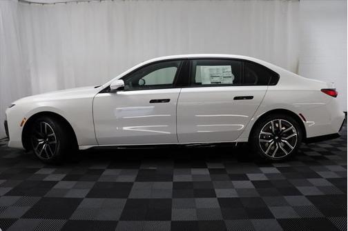 2025 BMW 760 i xDrive