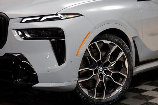 2026 BMW X7 M60i