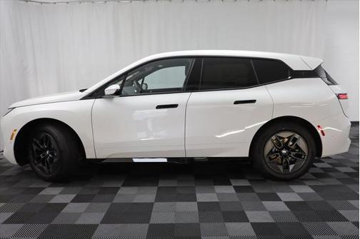 2026 BMW iX xDrive60