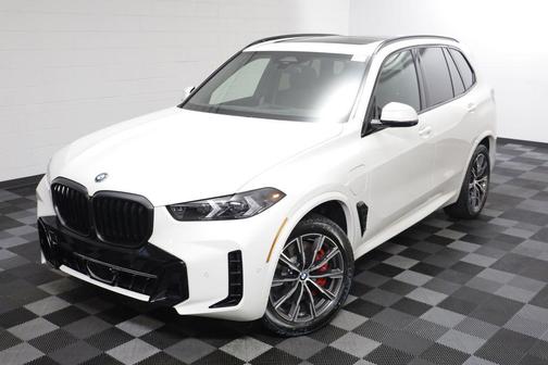 Alpine White 2026 BMW X5 PHEV xDrive50e