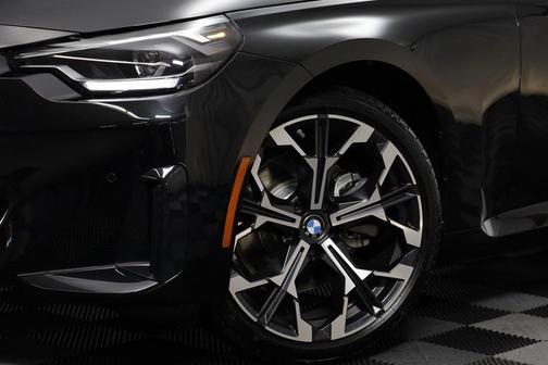 2025 BMW 230 i xDrive