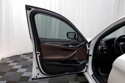 2022 BMW 530 i xDrive