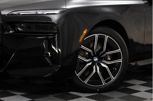 2025 BMW 760 i xDrive