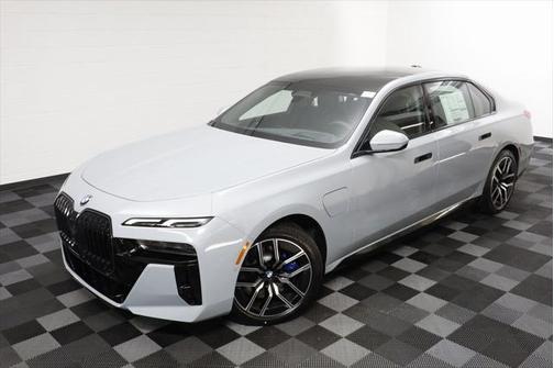 2025 BMW 750e i xDrive