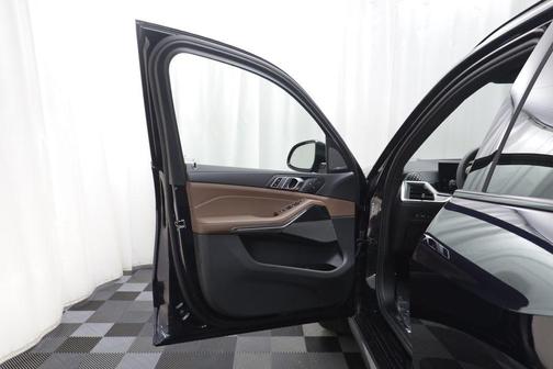 Carbon Black Metallic 2026 BMW X5 xDrive40i