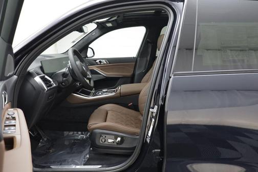 Carbon Black Metallic 2026 BMW X5 xDrive40i