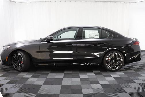2025 BMW i5 M60
