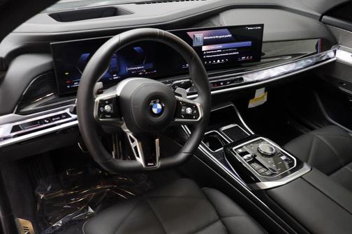 2025 BMW 740 xDrive