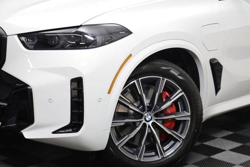 Alpine White 2026 BMW X5 PHEV xDrive50e