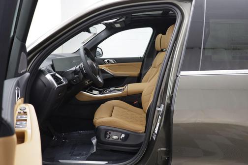 Manhattan Green Metallic 2026 BMW X5 xDrive40i