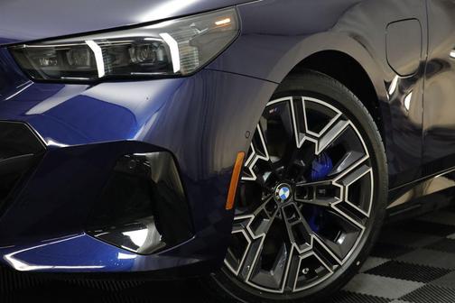 2026 BMW 550e xDrive